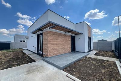 Casa individuala - 4 camere - 2 bai - 440mp teren - 1