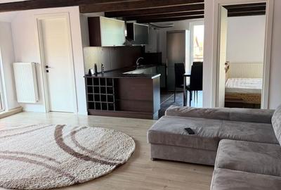 Apartament cu 3 camere semidecomandat în Dosu Bricii