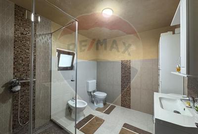 Casă cu 4 camere cu Teren 458 Mp în Bujac - 9
