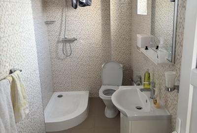 Spațiu comercial, de 200 mp, în Central - 3