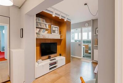 Apartament cu 2 camere,recompartimentat in 3 camere,54 mp,Grivitei. - 1