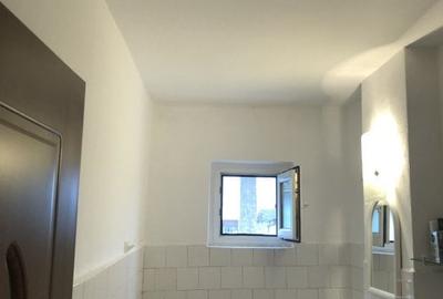 Apartament cu 3 camere decomandat în Buziașului - 10