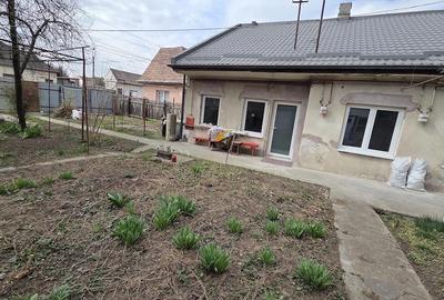 Casă cu Teren 2500 Mp în Central
