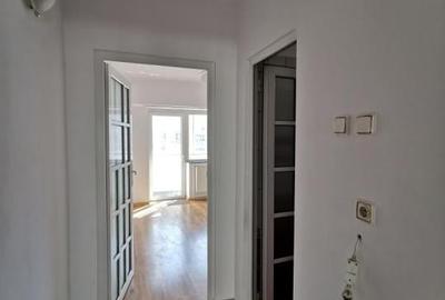 Apartament cu 4 camere, mobilat în Decebal - 5