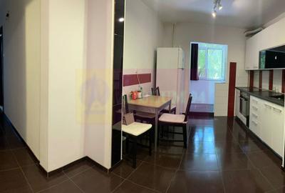 Apartament cu 3 camere decomandat, mobilat în Olteniței