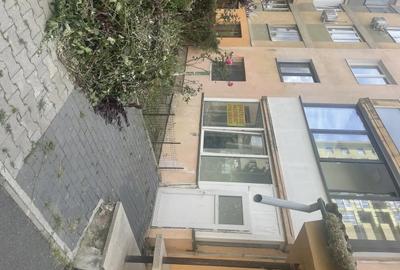 Spațiu comercial, de 40 mp, în Central - 3