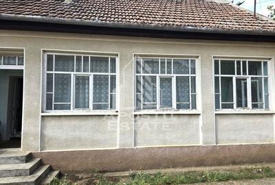 Casă individuală cu 5 camere în Central
