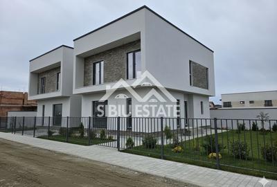 Casă individuală cu 4 camere cu Canalizare în Șelimbăr