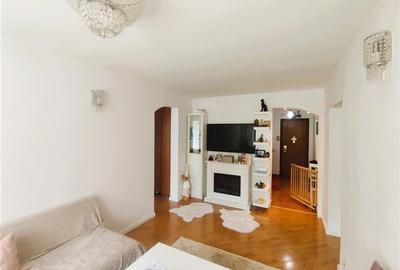 Apartament spatios cu 4 camere, etaj 2, 2 bai, 2 parcari si beci la doar 3 minut - 1