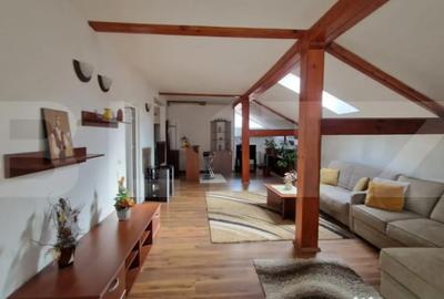 Casă cu 7 camere cu Teren 446 Mp în Central - 16