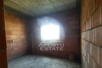 Casă cu 5 camere cu Teren 790 Mp în Becicherecu Mic