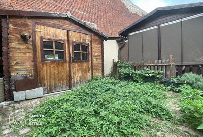 Casa 4 dormitoare, 80 mp si 192 mp curte ,COMISION 0 % - 8