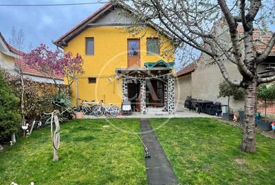 Casă cu 7 camere cu Teren 267 Mp în Nufărul - 1