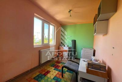 Apartament cu 4 camere, centrala proprie, zona Spitalul J... - 1