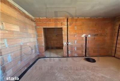 Casă cu 4 camere cu Teren 300 Mp în Central - 3