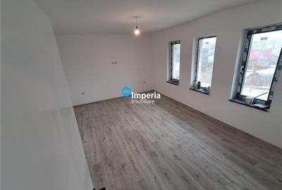 Casă individuală cu 3 camere cu Canalizare în Bucium - 4