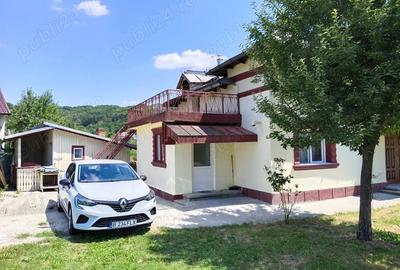Casă cu 3 camere în Băbana