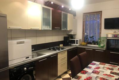 Apartament cu 3 camere decomandat, mobilat în Florești - 1