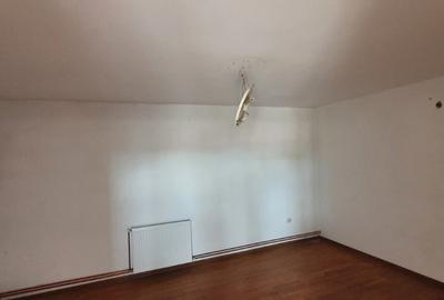 Casă cu 5 camere cu Teren 240 Mp în Nord - 17