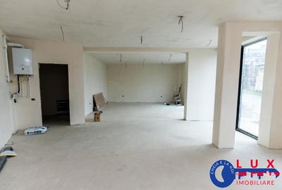 Spațiu comercial, de 69 mp, în Central - 4