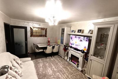 Apartament cu 3 camere decomandat în Viziru 3