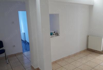 Apartament cu 3 camere decomandat în Central - 2