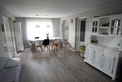 Casa de vanzare cu piscina - 1