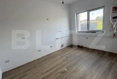 Casă cu 4 camere cu Teren 250 Mp în Lisaura