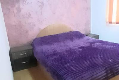 Vanzare apartament cu 4 camere si 2 bai,  decomandat, etaj 1/4  zona CET - 4