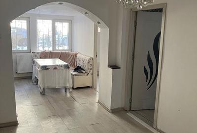 Apartament cu 2 camere semidecomandat în Năvodari Tabără - 2