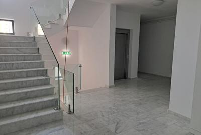 Apartament cu 3 camere semidecomandat în Decebal - 12