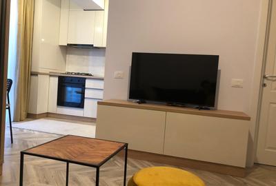 Apartament cu 2 camere semidecomandat, mobilat în 13 Septembrie - 16
