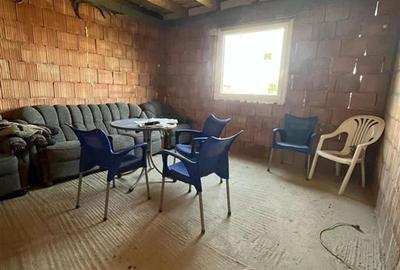 RECO Casa la rosu, la iesire din Les, langa padure - 5