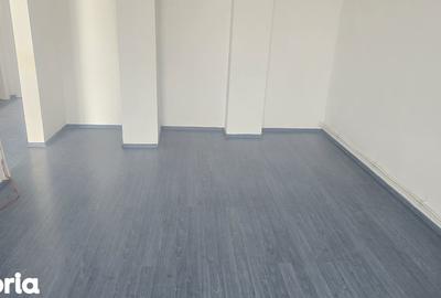 Spațiu comercial, de 74 mp, în Central - 2