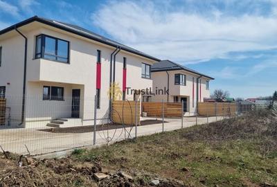 Duplex cu 4 camere cu Canalizare în Berceni