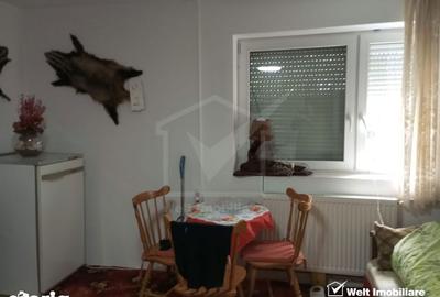 Casă cu 3 camere cu Teren 3320 Mp în Căpușu Mare - 1