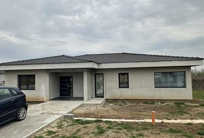 Casă cu 5 camere cu Teren 550 Mp în Fântânele - 1