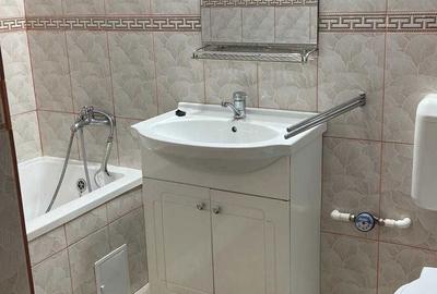 Apartament cu 3 camere semidecomandat în Poarta 6 - 2