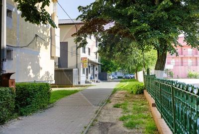 Spatiu comercial de 50 mp, Liceul Economic - 11
