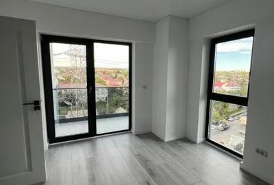 Apartament cu 7 camere decomandat în Nicolina - 12