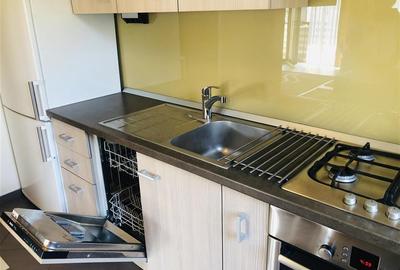 Apartament cu 3 camere decomandat, mobilat în Tractorul - 9