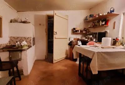 Casă cu 6 camere cu Teren 3000 Mp în Grădiștea - 5