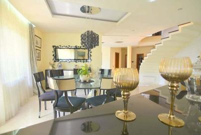 Casă cu 12 camere cu Piscina în Braytim