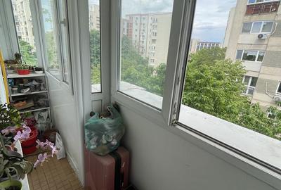 Apartament cu 3 camere decomandat, mobilat în 13 Septembrie - 12