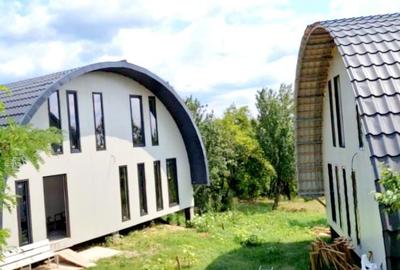 Casă cu 3 camere cu Teren 700 Mp în Central - 1