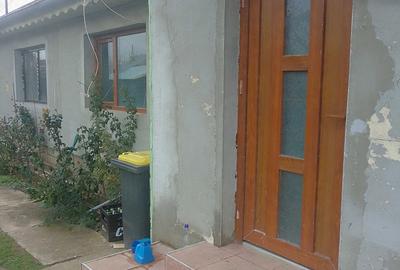 Casă cu 4 camere în Păulești - 1