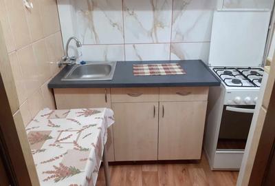 Garsonieră decomandată în Confecții - 2