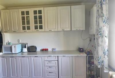 Etaj 2,  2 camere  Fratelia-Girocului , 2 balcoane,  centrala, 57mp utili - 4