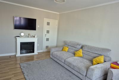 Apartament 3 camere de vanzare - 2