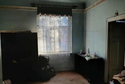 Casă cu 5 camere cu Teren 234 Mp în Central